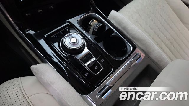 Kia Carnival (IV) Gasoline 9-seater Limousine(Special vehicle) 2022 — фото 9