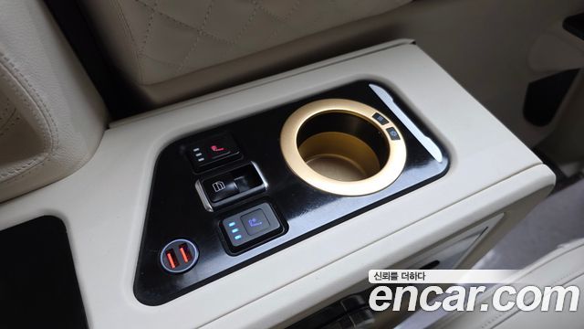 Kia Carnival (IV) Gasoline 9-seater Limousine(Special vehicle) 2022 — фото 19