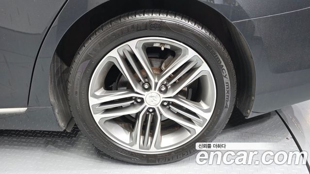 Hyundai Grandeur (IG) 2.4 Premium Special 2018 — фото 21