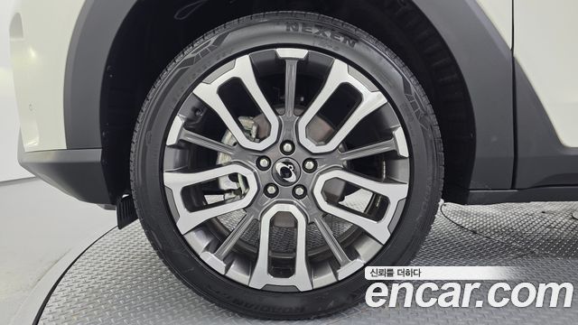 KG Mobility (SsangYong) Torres Gasoline 1.5 2WD T7 2024 — фото 5