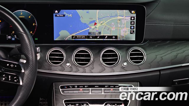 Mercedes-Benz E-Class (W213) E220d 4MATIC AMG Line 2021 — фото 13
