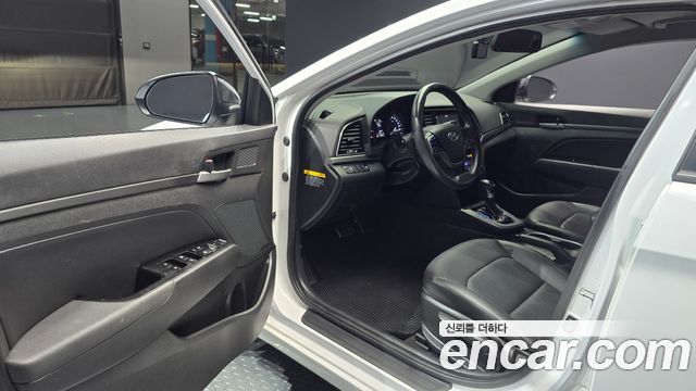 Hyundai Avante (AD) 1.6 GDI Smart Special 2017 — фото 10