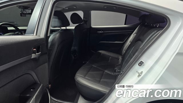 Hyundai Avante (AD) 1.6 GDI Smart Special 2017 — фото 12