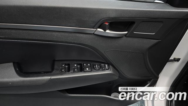 Hyundai Avante (AD) 1.6 GDI Smart Special 2017 — фото 16