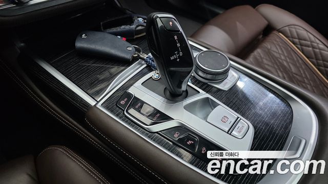BMW 7 Series (G11) 745Le iPerformance M Sport 2022 — фото 9
