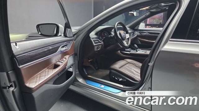 BMW 7 Series (G11) 745Le iPerformance M Sport 2022 — фото 10