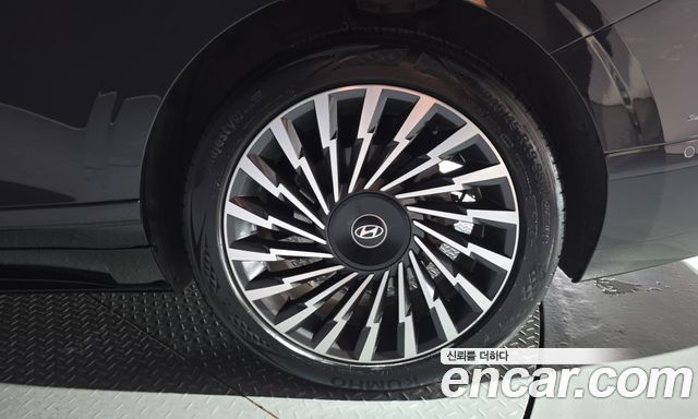 Hyundai Grandeur Hybrid (GN7) Calligraphy 2023 — фото 21