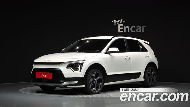 Kia Niro Signature 2022 — фото 1