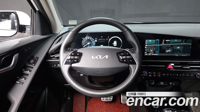 Kia Niro Signature 2022 — фото 13