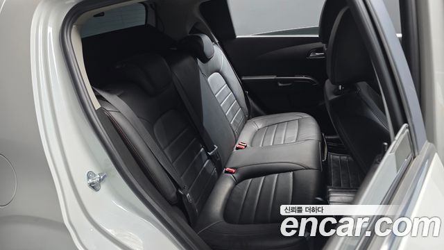 Chevrolet Aveo Hatchback 1.4 Turbo RS 2014 — фото 11