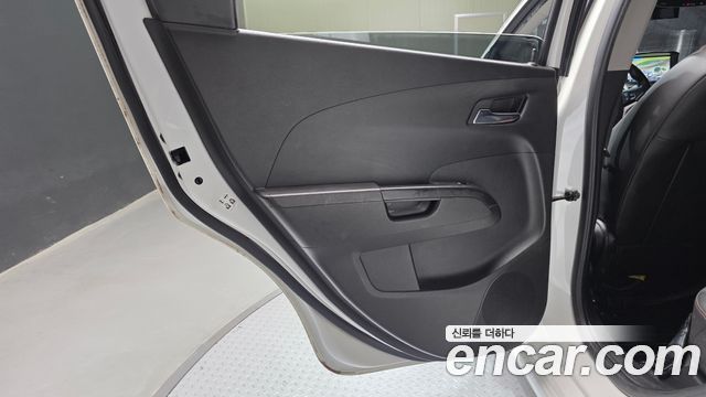 Chevrolet Aveo Hatchback 1.4 Turbo RS 2014 — фото 25