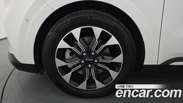 Kia Carnival (IV) Gasoline 9-Seater Signature 2023 — фото 5