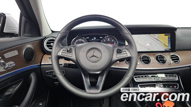 Mercedes-Benz E-Class (W213) E220d 4MATIC Exclusive 2017 — фото 12