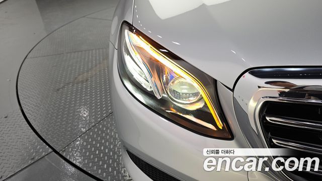 Mercedes-Benz E-Class (W213) E220d 4MATIC Exclusive 2017 — фото 22