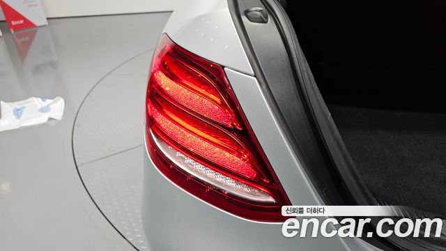Mercedes-Benz E-Class (W213) E220d 4MATIC Exclusive 2017 — фото 23