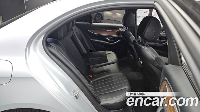 Mercedes-Benz E-Class (W213) E220d 4MATIC Exclusive 2017 — фото 26