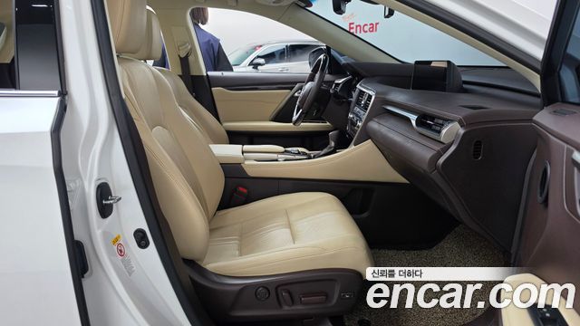 Lexus RX350 (IV) Executive 2018 — фото 32