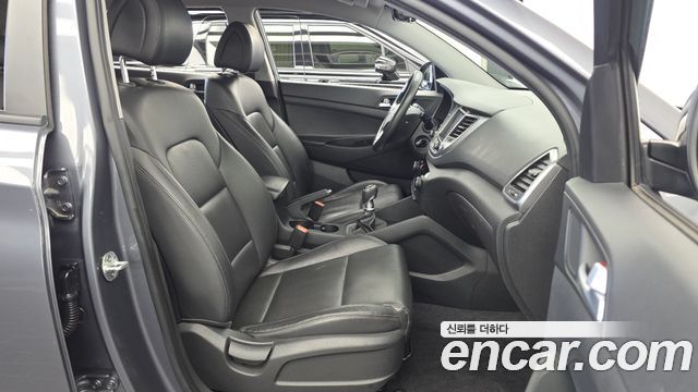 Hyundai Tucson Diesel 2.0 2WD Style 2017 — фото 11