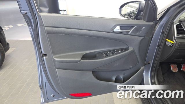 Hyundai Tucson Diesel 2.0 2WD Style 2017 — фото 24