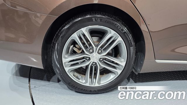 Hyundai Grandeur (IG) 2.4 Exclusive Special 2019 — фото 5
