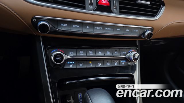 Hyundai Grandeur (IG) 2.4 Exclusive Special 2019 — фото 17