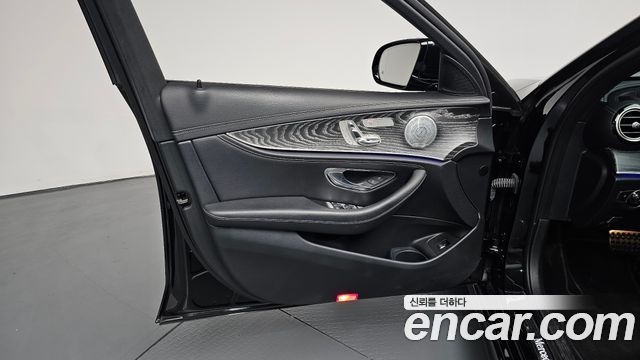 Mercedes-Benz E-Class (W213) E350 4MATIC AMG Line 2021 — фото 24