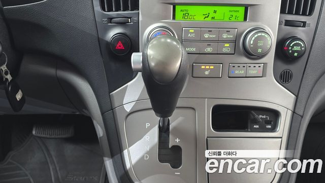 Hyundai Grand Starex 12-Seater Wagon CVX Premium 2013 — фото 9