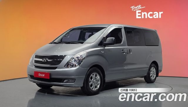 Hyundai Grand Starex 12-Seater Wagon CVX Premium