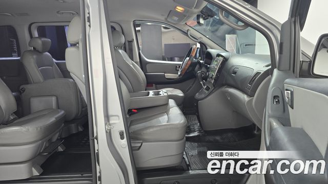 Hyundai Grand Starex 12-Seater Wagon CVX Premium 2013 — фото 26