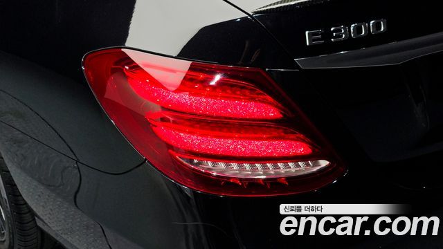 Mercedes-Benz E-Class (W213) E300 Avantgarde 2019 — фото 29