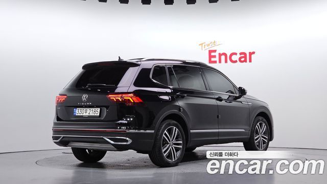 Volkswagen Tiguan Allspace 2.0 TSI Prestige 2023 — фото 2