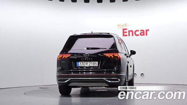 Volkswagen Tiguan Allspace 2.0 TSI Prestige 2023 — фото 4