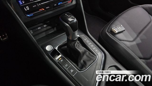 Volkswagen Tiguan Allspace 2.0 TSI Prestige 2023 — фото 9