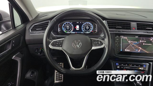 Volkswagen Tiguan Allspace 2.0 TSI Prestige 2023 — фото 12