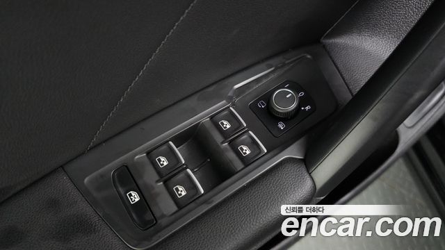 Volkswagen Tiguan Allspace 2.0 TSI Prestige 2023 — фото 16