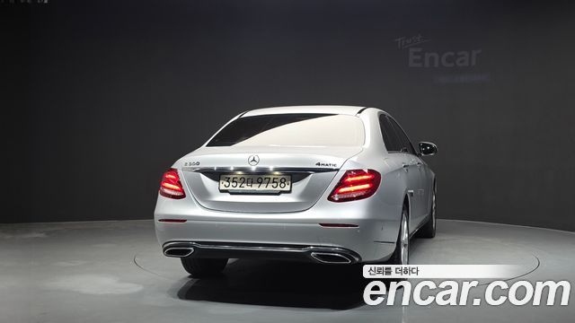 Mercedes-Benz E-Class (W213) E300 4MATIC Exclusive 2020 — фото 4