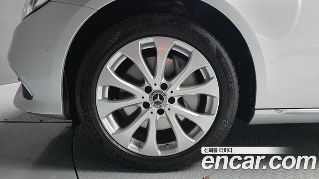 Mercedes-Benz E-Class (W213) E300 4MATIC Exclusive 2020 — фото 5