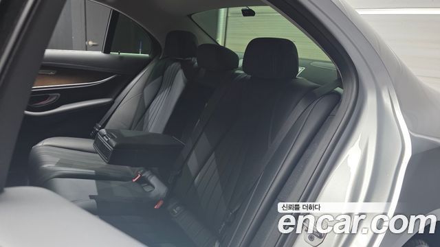 Mercedes-Benz E-Class (W213) E300 4MATIC Exclusive 2020 — фото 12