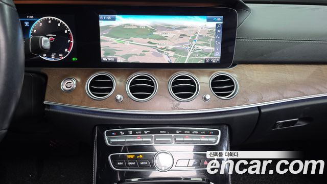 Mercedes-Benz E-Class (W213) E300 4MATIC Exclusive 2020 — фото 13