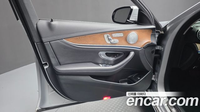 Mercedes-Benz E-Class (W213) E300 4MATIC Exclusive 2020 — фото 19