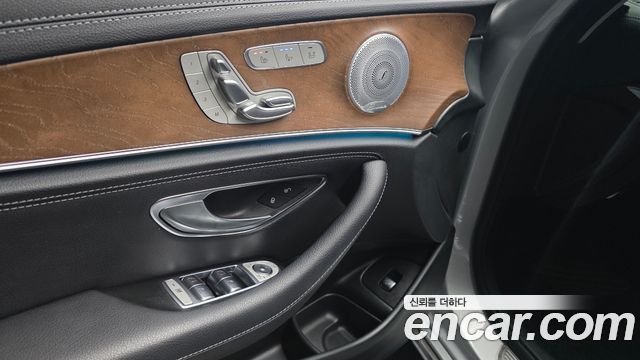Mercedes-Benz E-Class (W213) E300 4MATIC Exclusive 2020 — фото 24