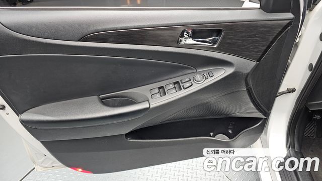 Hyundai Sonata (YF) Y20 Luxury 2012 — фото 24