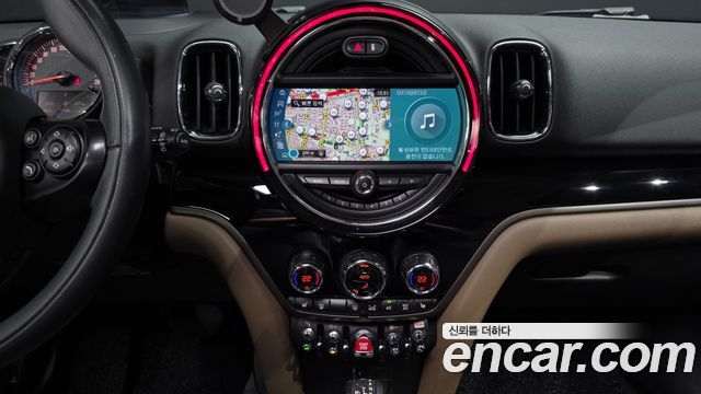 MINI Cooper Countryman HIGH 2nd 2019 — фото 18