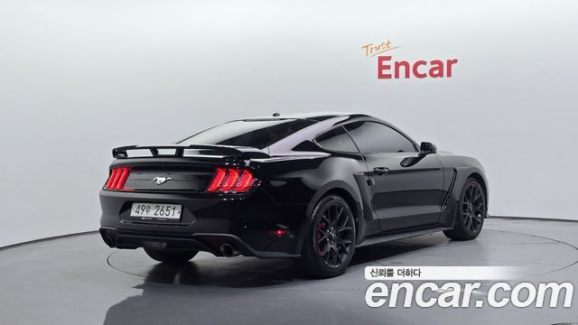 Ford Mustang Coupe 2019 — фото 2