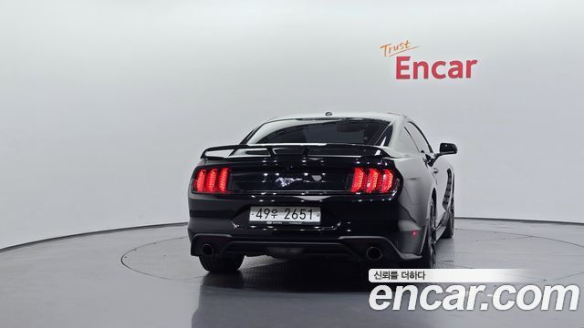 Ford Mustang Coupe 2019 — фото 4