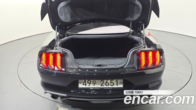 Ford Mustang Coupe 2019 — фото 15