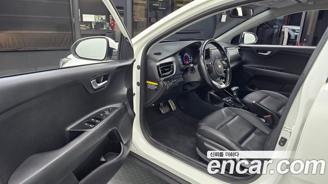 Kia Stonic 1.4 Prestige 2020 — фото 10