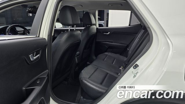 Kia Stonic 1.4 Prestige 2020 — фото 12