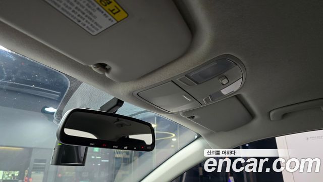 Kia Stonic 1.4 Prestige 2020 — фото 17