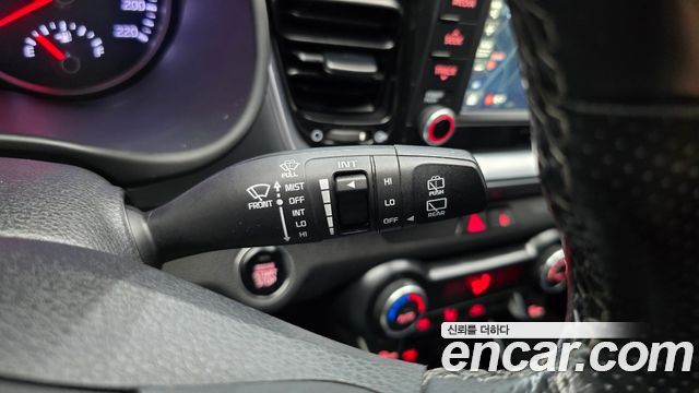 Kia Stonic 1.4 Prestige 2020 — фото 19